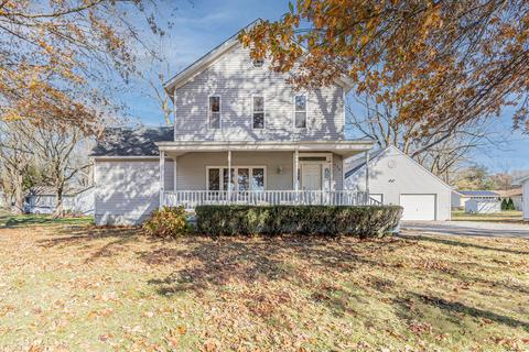 406 E Walnut St, Tolono, IL 61880 photo 1