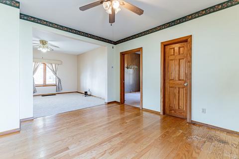 406 E Walnut St, Tolono, IL 61880 photo 9