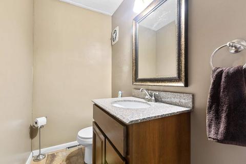 2019 Pine St #D, Des Plaines, IL 60018 photo 10