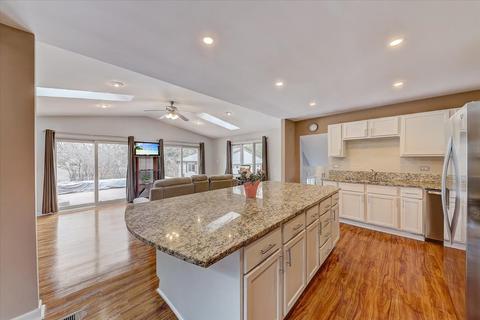 415 Northview Ln, Hoffman Estates, IL 60169 photo 8