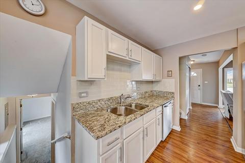415 Northview Ln, Hoffman Estates, IL 60169 photo 6