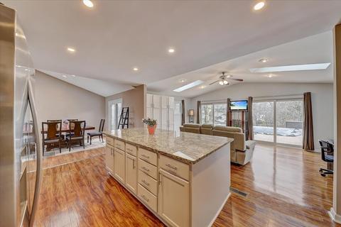 415 Northview Ln, Hoffman Estates, IL 60169 photo 9