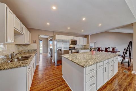 415 Northview Ln, Hoffman Estates, IL 60169 photo 4