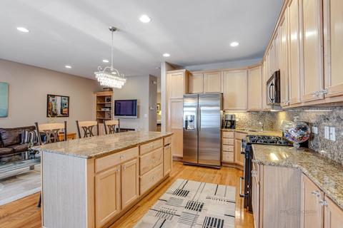 4237 Linden Tree Ln, Glenview, IL 60026 photo 9