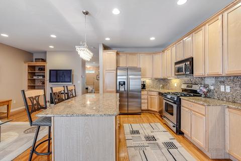 4237 Linden Tree Ln, Glenview, IL 60026 photo 7