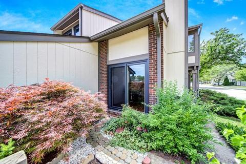 2491 Yarrow Ln, Rolling Meadows, IL 60008 photo 2