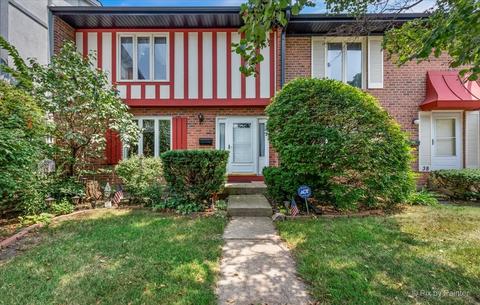 37 Cypress Sq, Elgin, IL 60123 photo 2