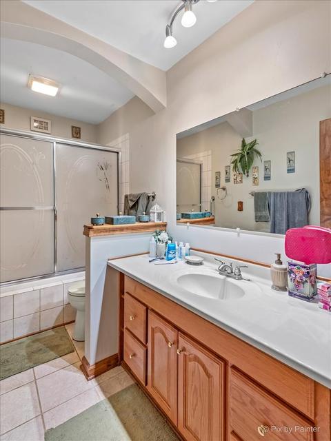 37 Cypress Sq, Elgin, IL 60123 photo 16
