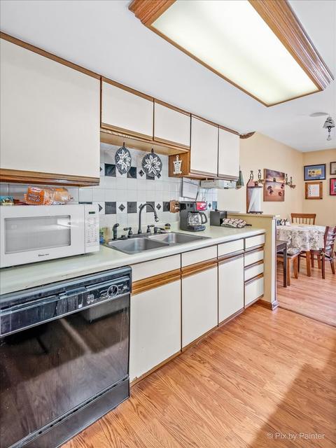 37 Cypress Sq, Elgin, IL 60123 photo 8