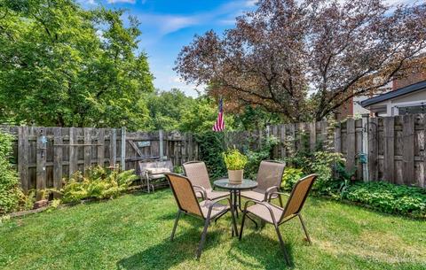 37 Cypress Sq, Elgin, IL 60123 photo 22