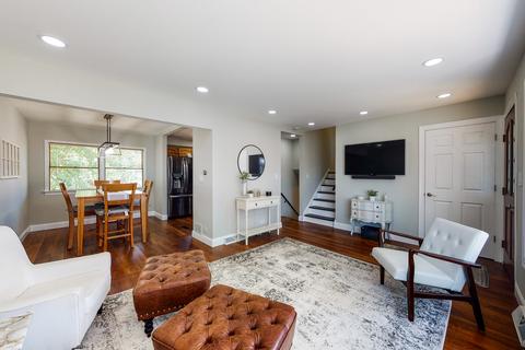 446 W Circle Dr, Addison, IL 60101 photo 4