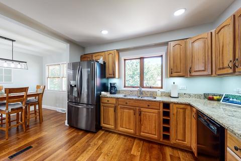 446 W Circle Dr, Addison, IL 60101 photo 11