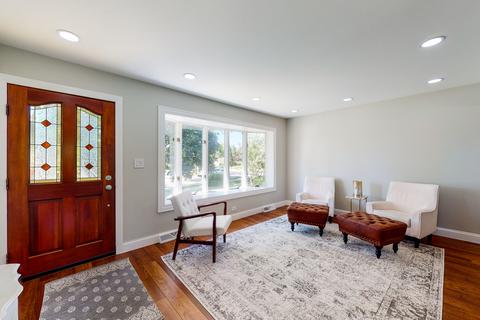 446 W Circle Dr, Addison, IL 60101 photo 2