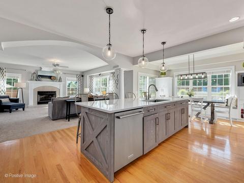 822 Ranch Rd, Wheaton, IL 60187 photo 6