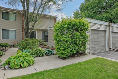 1013 Cascade Dr, Aurora, IL 60506 photo 2