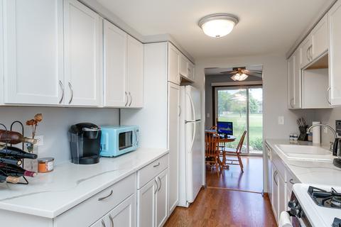 1013 Cascade Dr, Aurora, IL 60506 photo 4