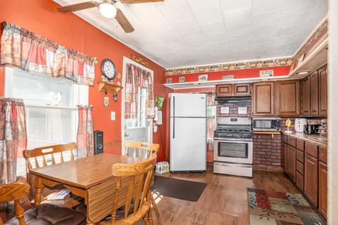 526 E Main St, Plano, IL 60545 photo 4
