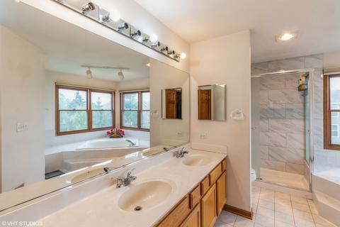 5240 Birch Bark Dr, Hoffman Estates, IL 60192 photo 16