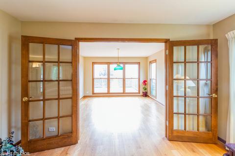 5240 Birch Bark Dr, Hoffman Estates, IL 60192 photo 6