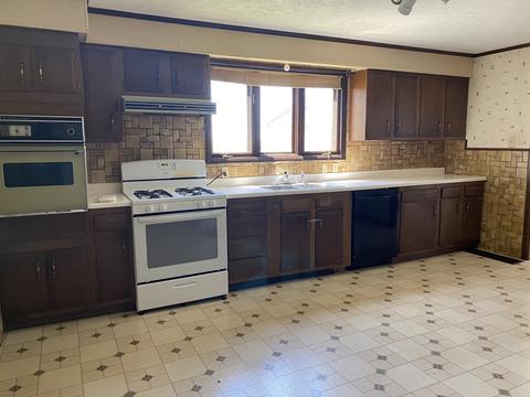 1366 E 800n Rd, Melvin, IL 60952 photo 5