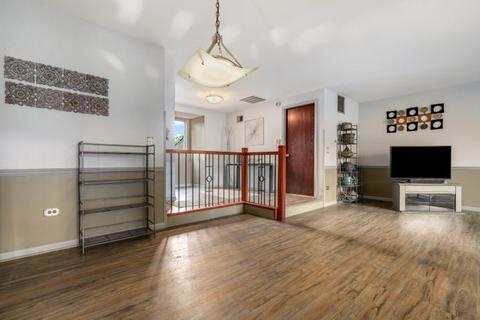 240 Windsor Ln #C, Willowbrook, IL 60527 photo 3