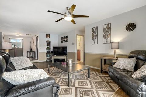 240 Windsor Ln #C, Willowbrook, IL 60527 photo 7