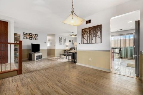 240 Windsor Ln #C, Willowbrook, IL 60527 photo 4