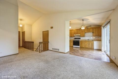 665 Alice Pl, Elgin, IL 60123 photo 3