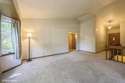 665 Alice Pl, Elgin, IL 60123 photo 4