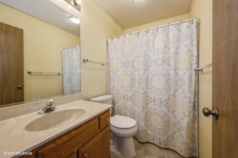 665 Alice Pl, Elgin, IL 60123 photo 8
