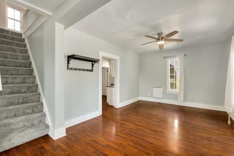 495 Laurel St, Elgin, IL 60120 photo 8