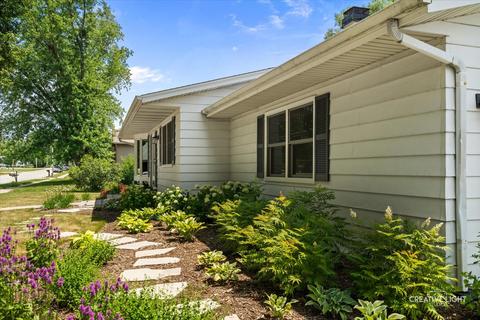 2275 South St, Elgin, IL 60123 photo 3