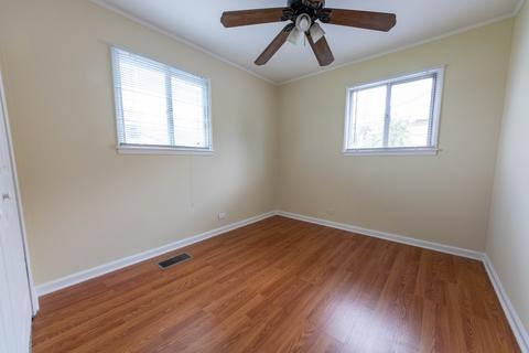 668 N Wayne Pl, Wheeling, IL 60090 photo 8