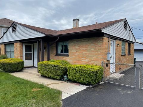668 N Wayne Pl, Wheeling, IL 60090 photo 2