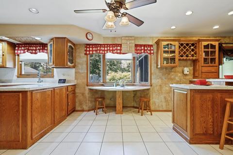23030 Miller Rd, Steger, IL 60475 photo 6