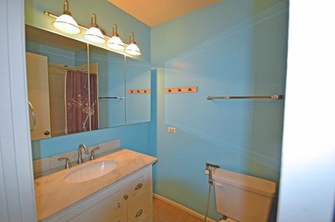 22 Creekside Cir #A, Elgin, IL 60123 photo 14