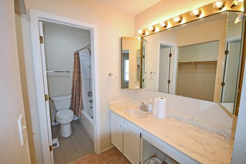 22 Creekside Cir #A, Elgin, IL 60123 photo 13