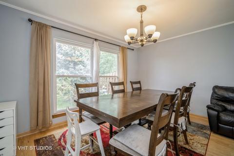 1930 Crescent Ct, Hoffman Estates, IL 60169 photo 3