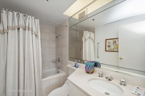 100 E Huron St #3603, Chicago, IL 60611 photo 10