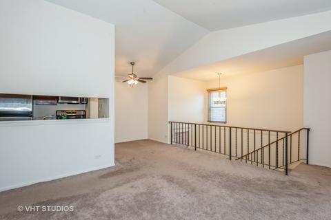 324 Grissom Ct, Hoffman Estates, IL 60169 photo 3