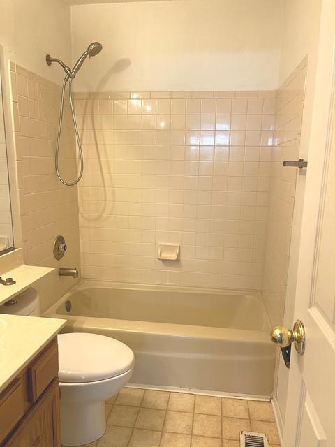 1017 Pheasant Run Ln, Aurora, IL 60504 photo 9