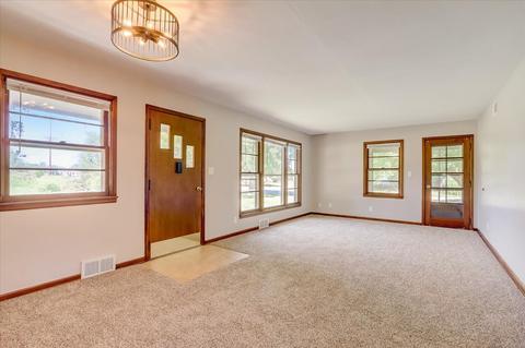 150 E River St, Rockton, IL 61072 photo 5