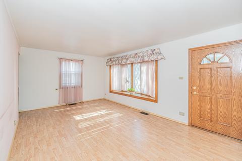 2313 Cedar St, Des Plaines, IL 60018 photo 6