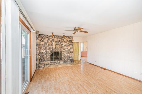 2313 Cedar St, Des Plaines, IL 60018 photo 5