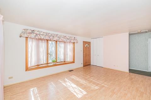 2313 Cedar St, Des Plaines, IL 60018 photo 7
