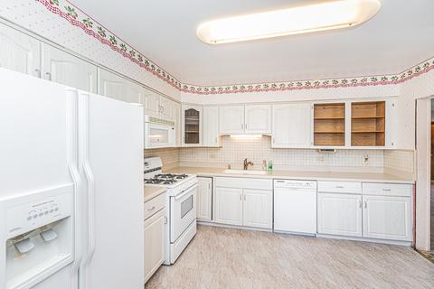 2313 Cedar St, Des Plaines, IL 60018 photo 11