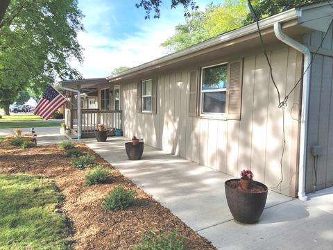 114 S Main St, Mclean, IL 61754 photo 7