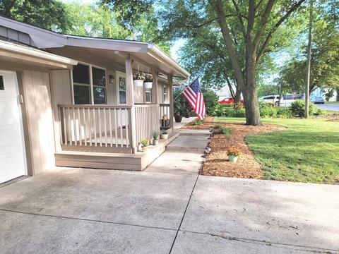 114 S Main St, Mclean, IL 61754 photo 5