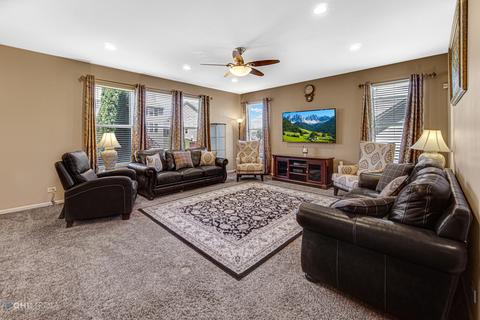 318 Monument Rd, Elgin, IL 60124 photo 14