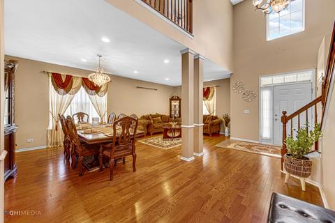 318 Monument Rd, Elgin, IL 60124 photo 7